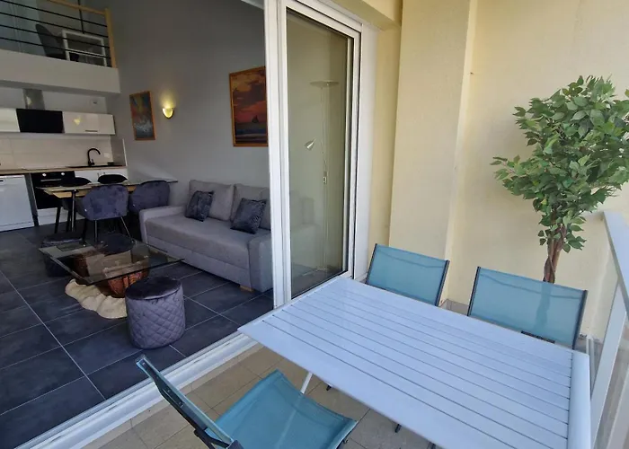 T2 Avec Balcon, Parking Privee A 2min De La Plage, Rue Pietonne Apartament *