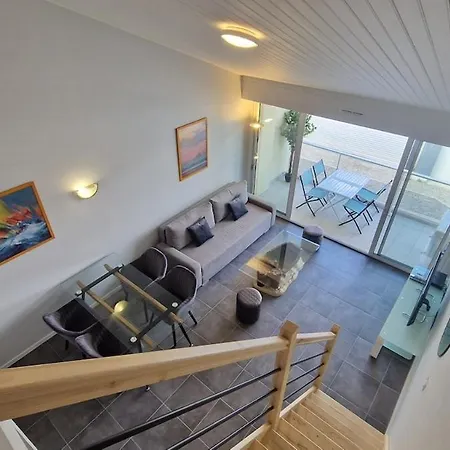T2 Avec Balcon, Parking Privee A 2min De La Plage, Rue Pietonne