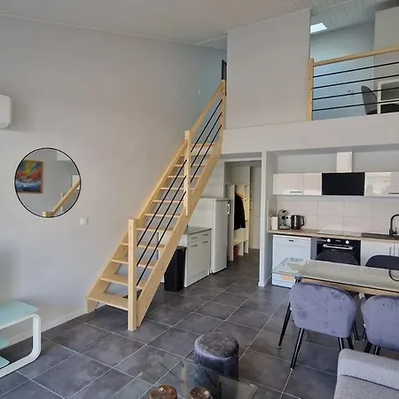 T2 Avec Balcon, Parking Privee A 2min De La Plage, Rue Pietonne *