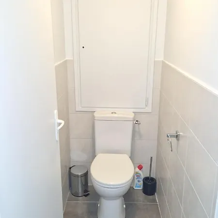 T2 Avec Balcon, Parking Privee A 2min De La Plage, Rue Pietonne *