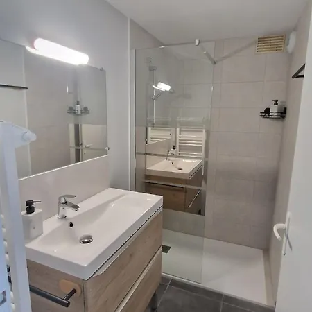 T2 Avec Balcon, Parking Privee A 2min De La Plage, Rue Pietonne Apartment Saint-Jean-de-Monts