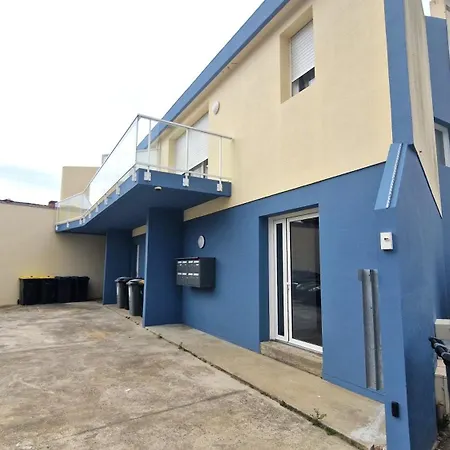 Apartament T2 Avec Balcon, Parking Privee A 2min De La Plage, Rue Pietonne *