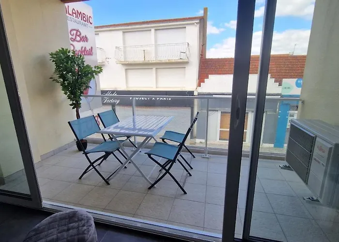 T2 Avec Balcon, Parking Privée à 2min De La Plage, Rue Piétonne * Saint-Jean-de-Monts