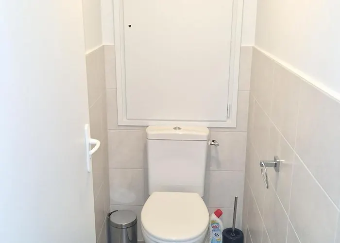 T2 Avec Balcon, Parking Privée à 2min De La Plage, Rue Piétonne *