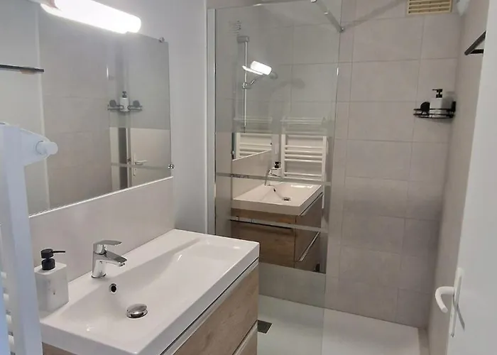 T2 Avec Balcon, Parking Privée à 2min De La Plage, Rue Piétonne Apartamento Saint-Jean-de-Monts